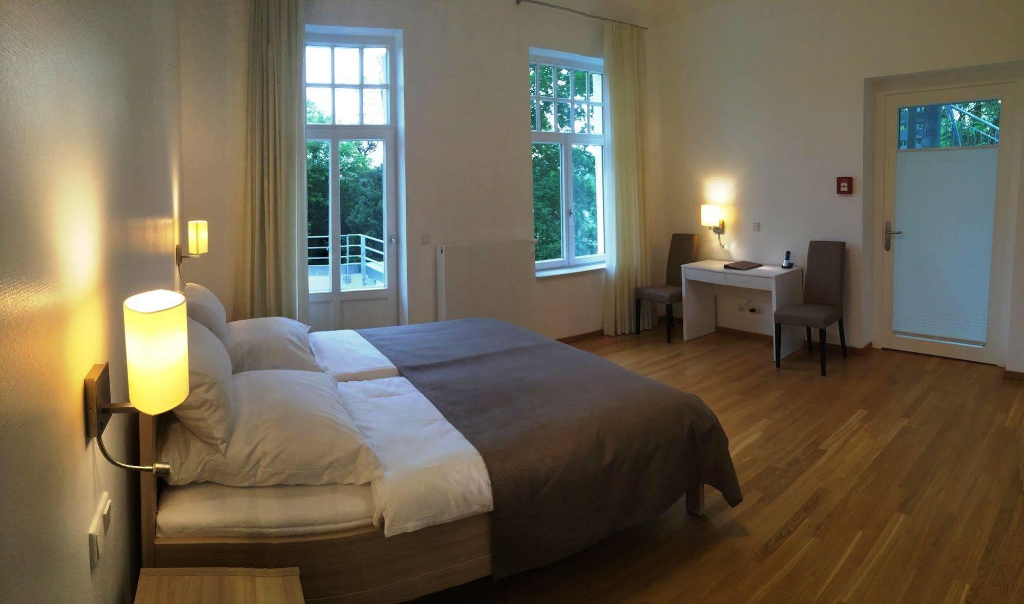 Appartements Am Kurpark Бад Пирмонт Екстериор снимка