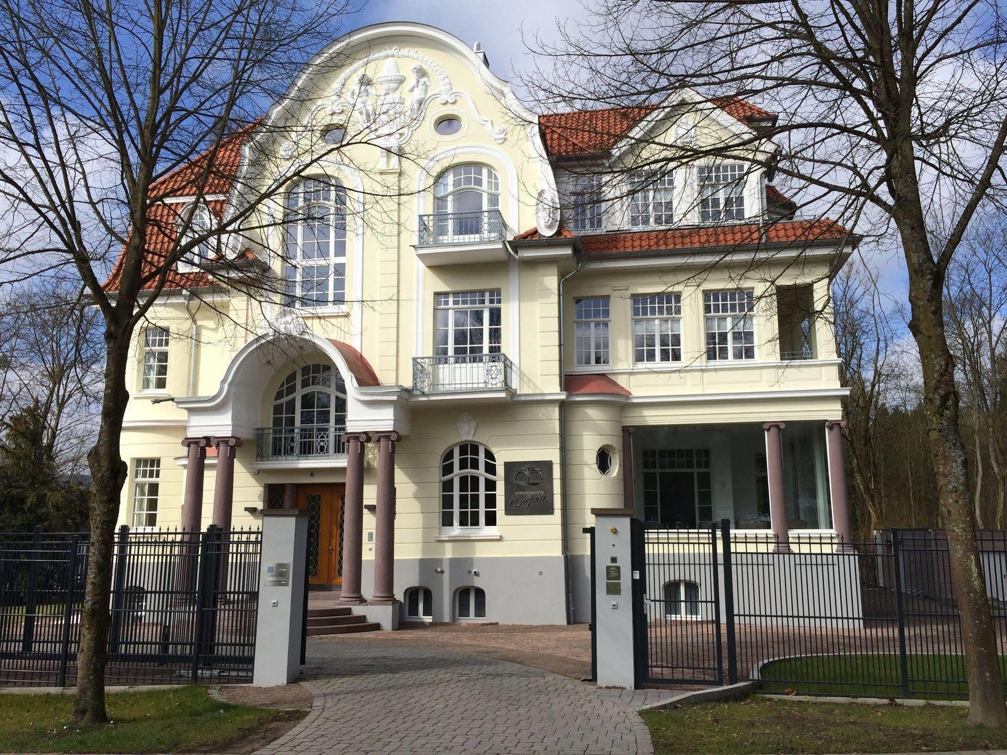 Appartements Am Kurpark Бад Пирмонт Екстериор снимка