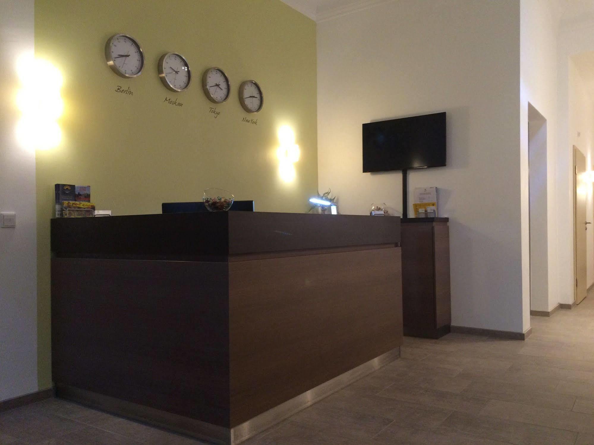 Appartements Am Kurpark Бад Пирмонт Екстериор снимка