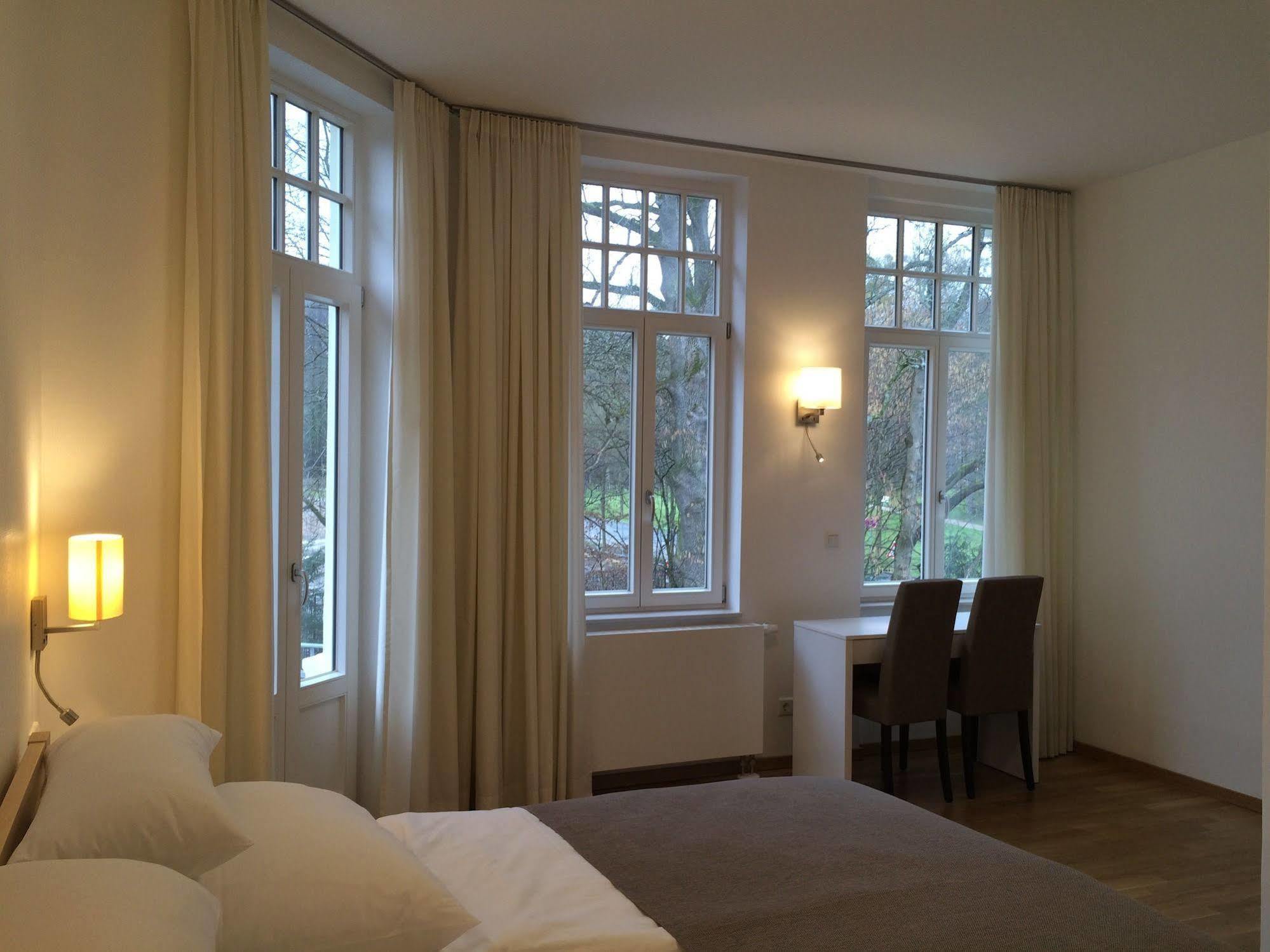 Appartements Am Kurpark Бад Пирмонт Екстериор снимка