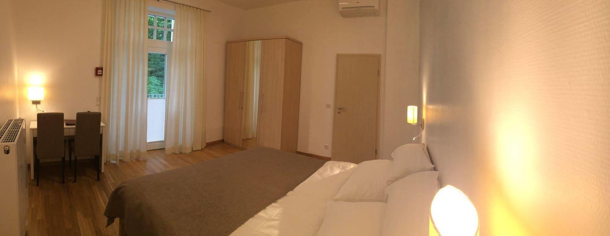 Appartements Am Kurpark Бад Пирмонт Екстериор снимка